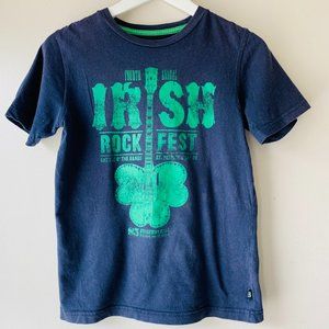 GAP KIDS navy and green Irish themed t-shirt M/8